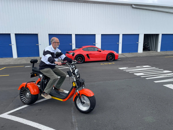 EVa3x2 SCM&trade; Dual Motor 4000w + Front Alternator Wheel (2000w) Tilting eTrike-Moped with Self-Charging Mode (SCM) Using KINETIC Energy
